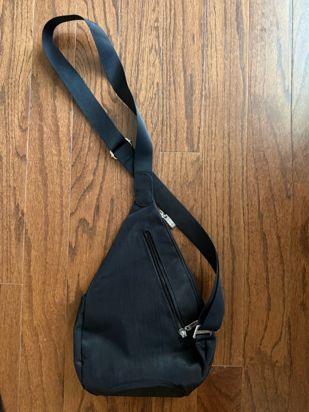 Baggallini Black Sling Mini bag like new - Picture 7 of 11